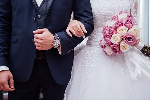 Risparmiano 10.000$ organizzando il matrimonio con l'AI