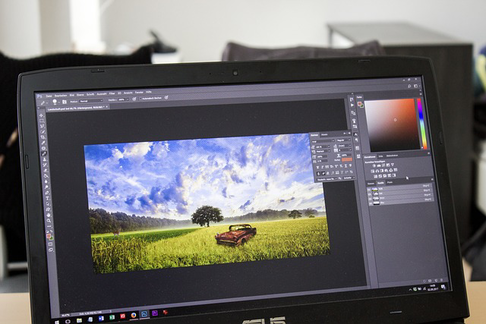 Illustrator e Photoshop: nuove funzioni AI di Adobe