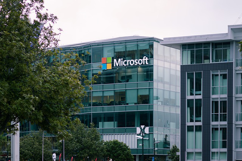 Microsoft e BlackRock: alleanza miliardaria per l'AI